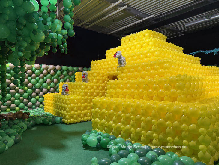 MAYA Pyramide bei den Luftballonwelten im Pineapple Park (&copy;Foto: Martin Schmitz) 